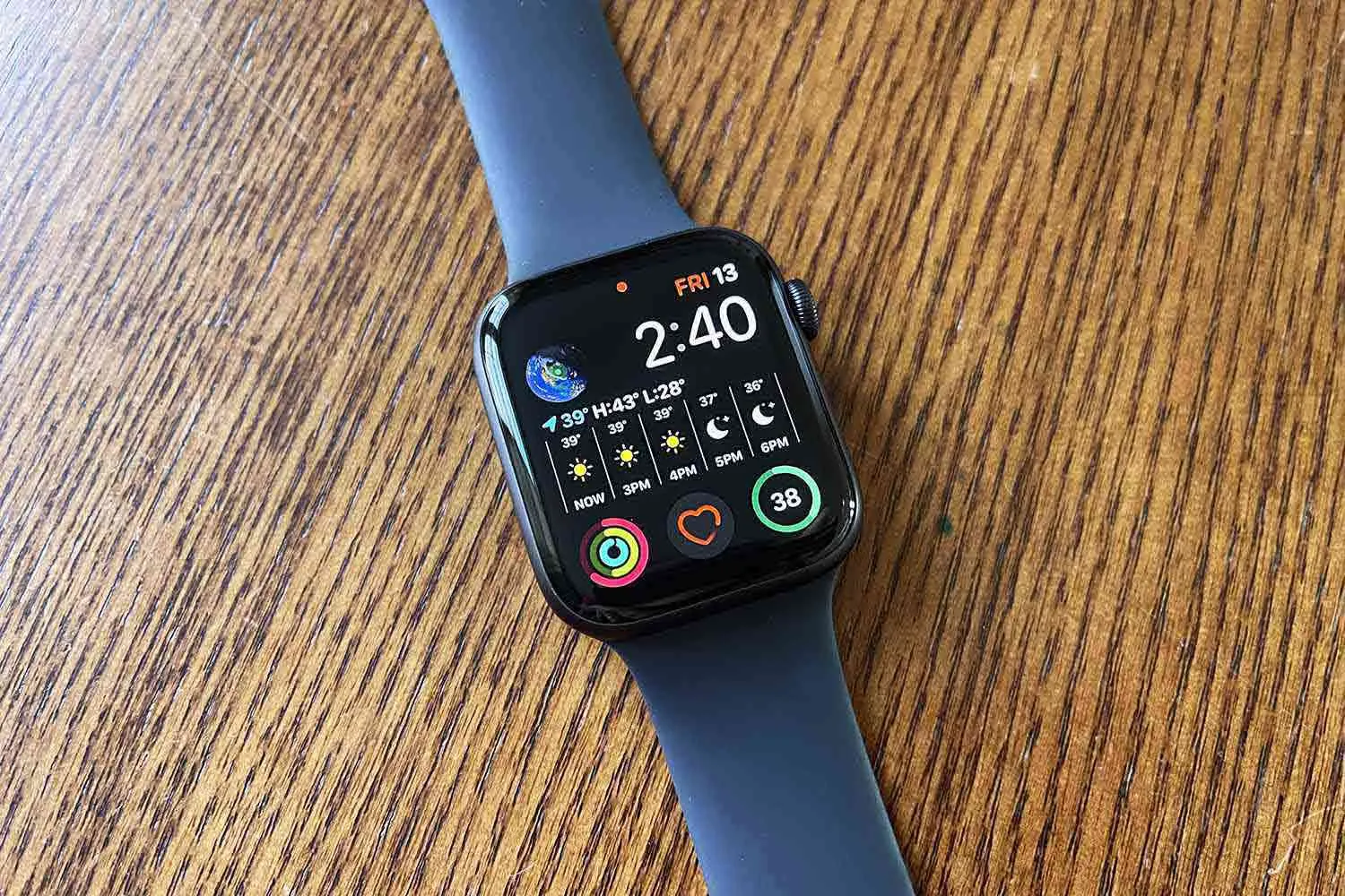  عکسی از ساعت هوشمند اپل مدل Watch SE 2