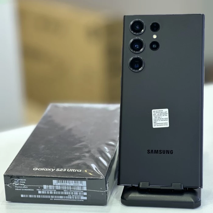 گوشی سامسونگ مدل Galaxy S23 Ultra همراه با جعبه مشکی